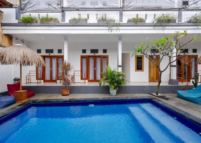 Hotel Surf Paradise By Pertama 3*